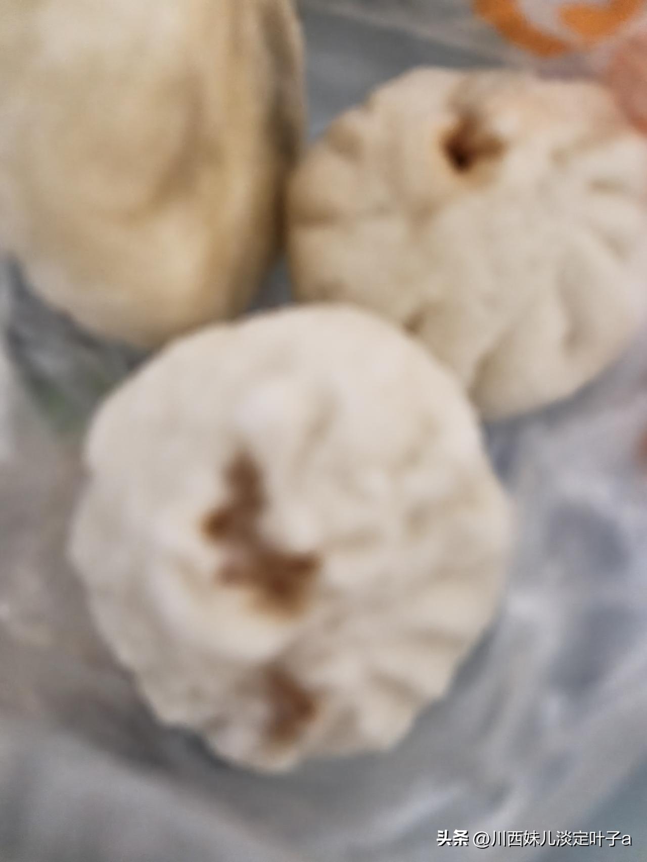 我认为甜粽子

我喜欢吃甜粽子，比如大枣，豆沙馅的或者白味的粽子都好吃。

有肉