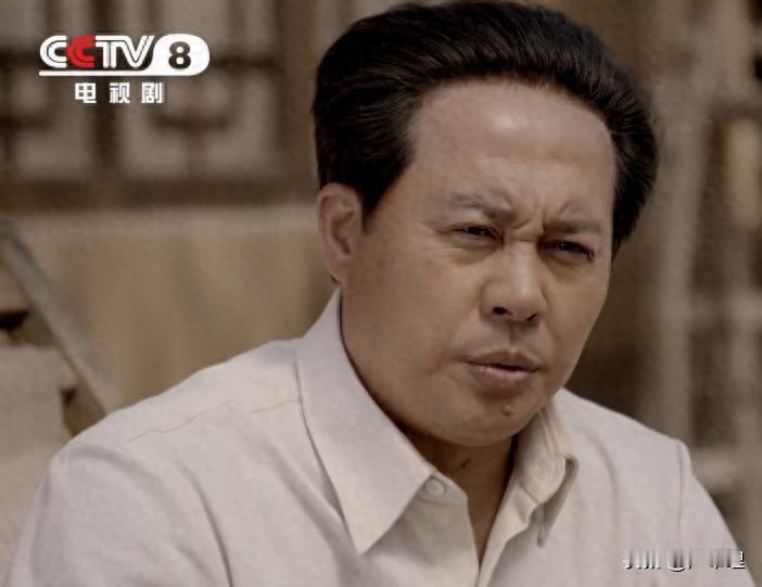又一部历史正剧《人民的选择》在央视八套开播了，看了几集，感觉很多剧情都是原有一些