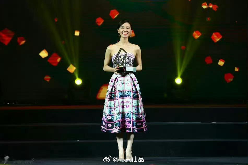 历年的King和Queen刘诗诗历年微博之夜造型🈶每一套造型都无与伦比的美丽。