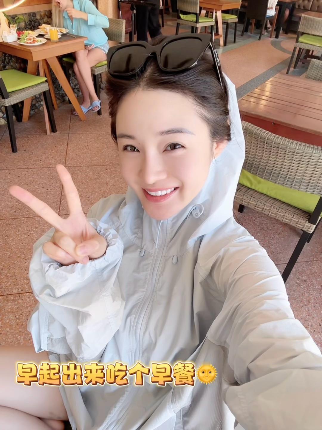 这里的幸福是彩色的[手指比心] ​​​