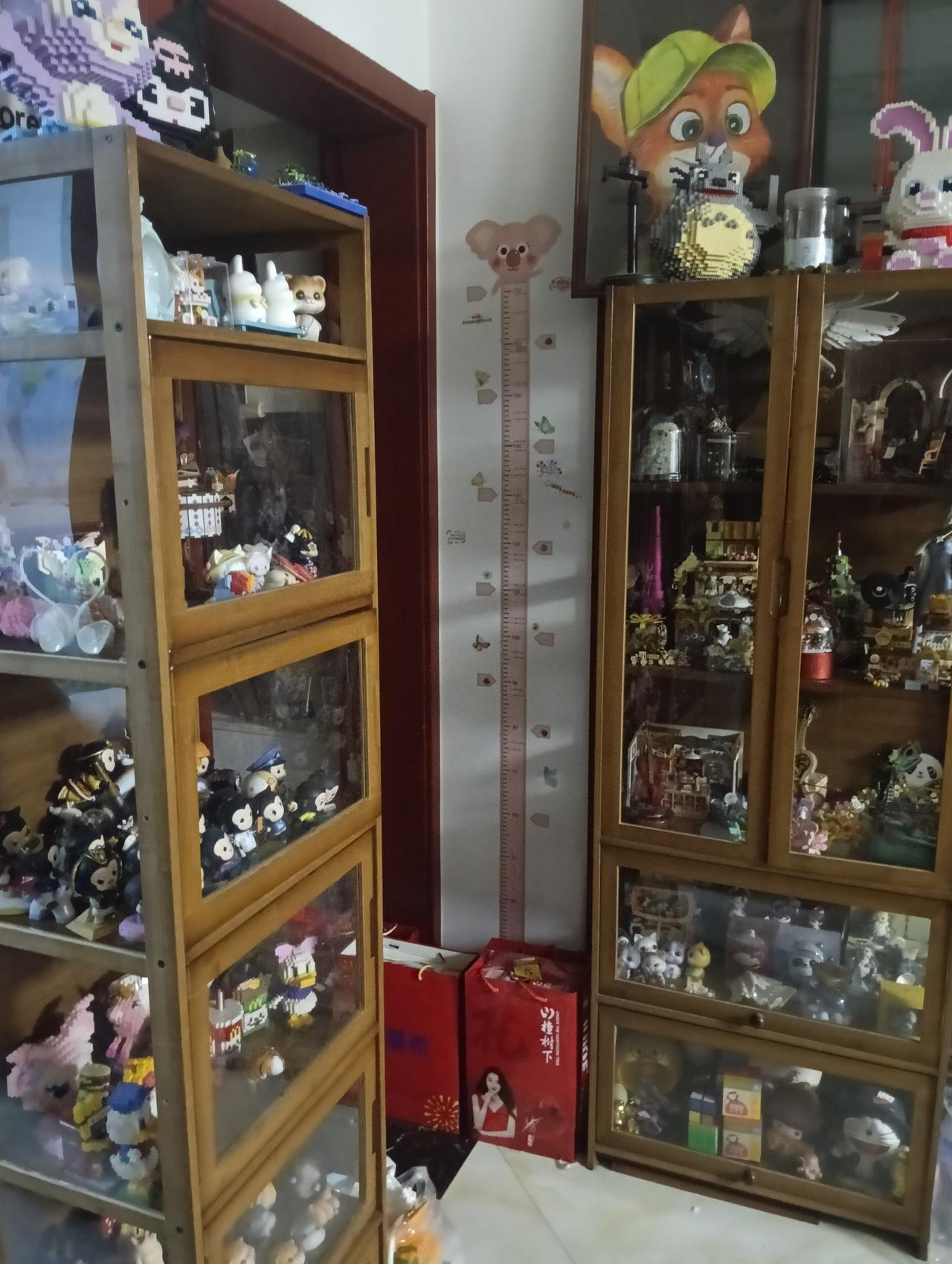 孩子的手办又增加了，是不是可以当古董传下去了？这些手办没有小汽车有意思，我只喜欢