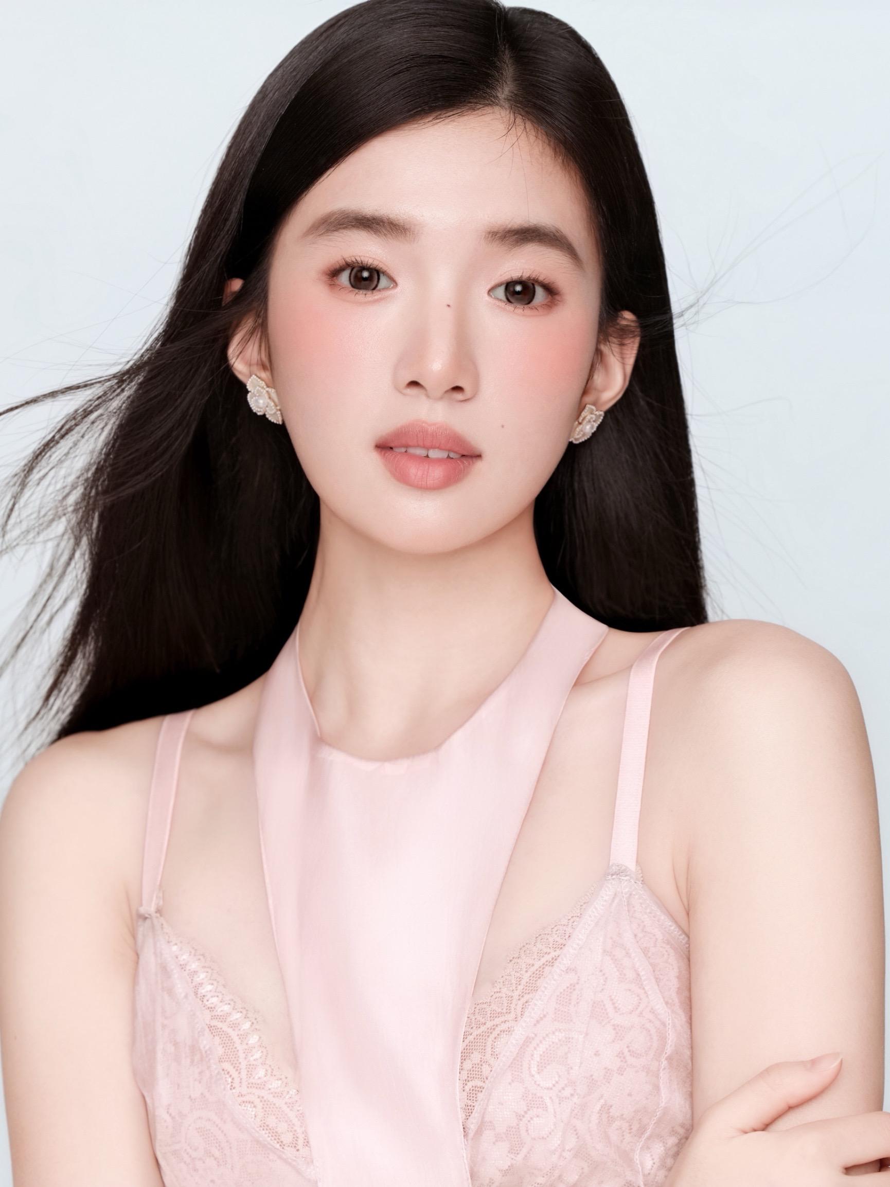 被这组柔光写真狠狠戳中✨温柔又灵动。− 清透裸感写真｜属于女生的温柔粉...