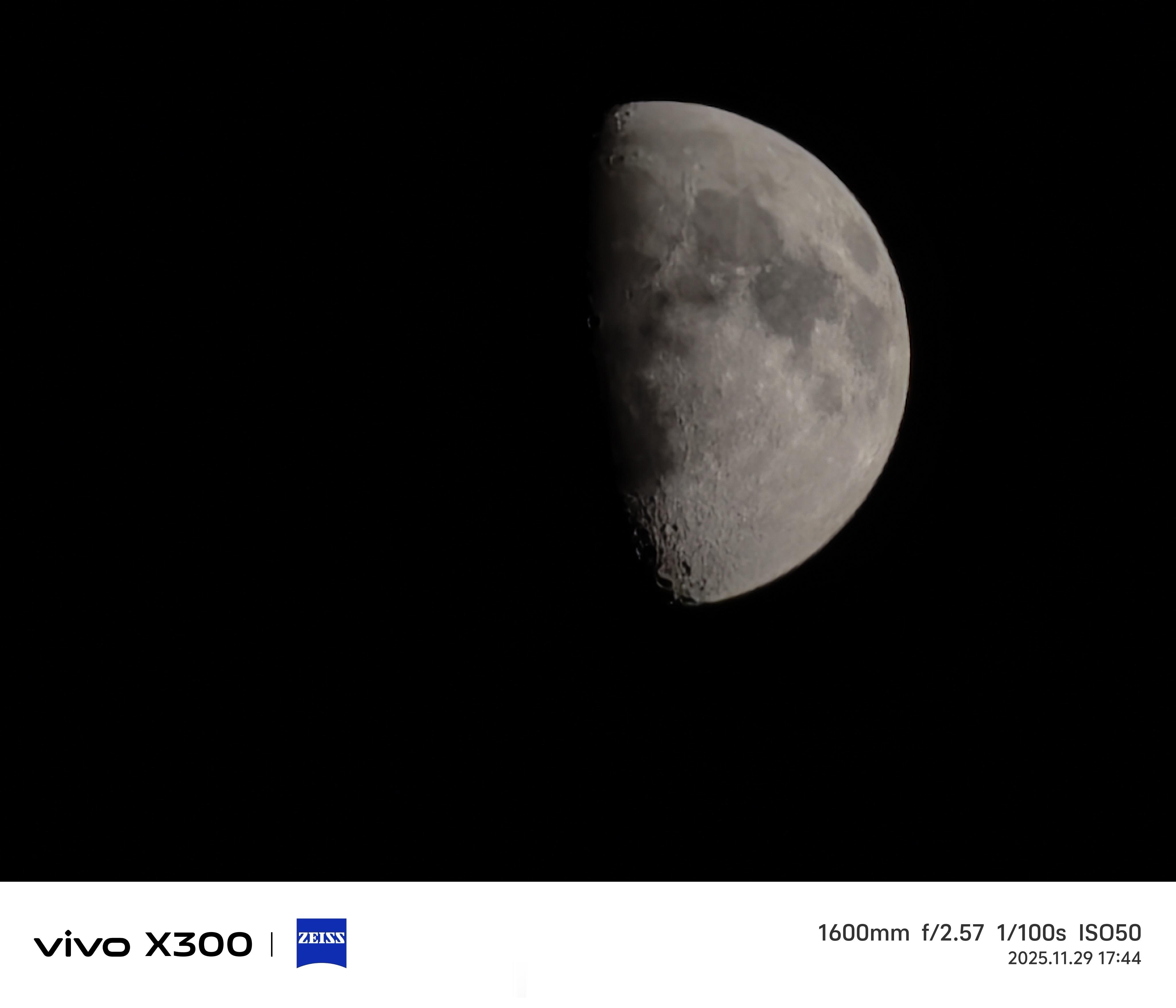 我的vivo X300也吃上增距镜了随手拍了几张图太带π了 