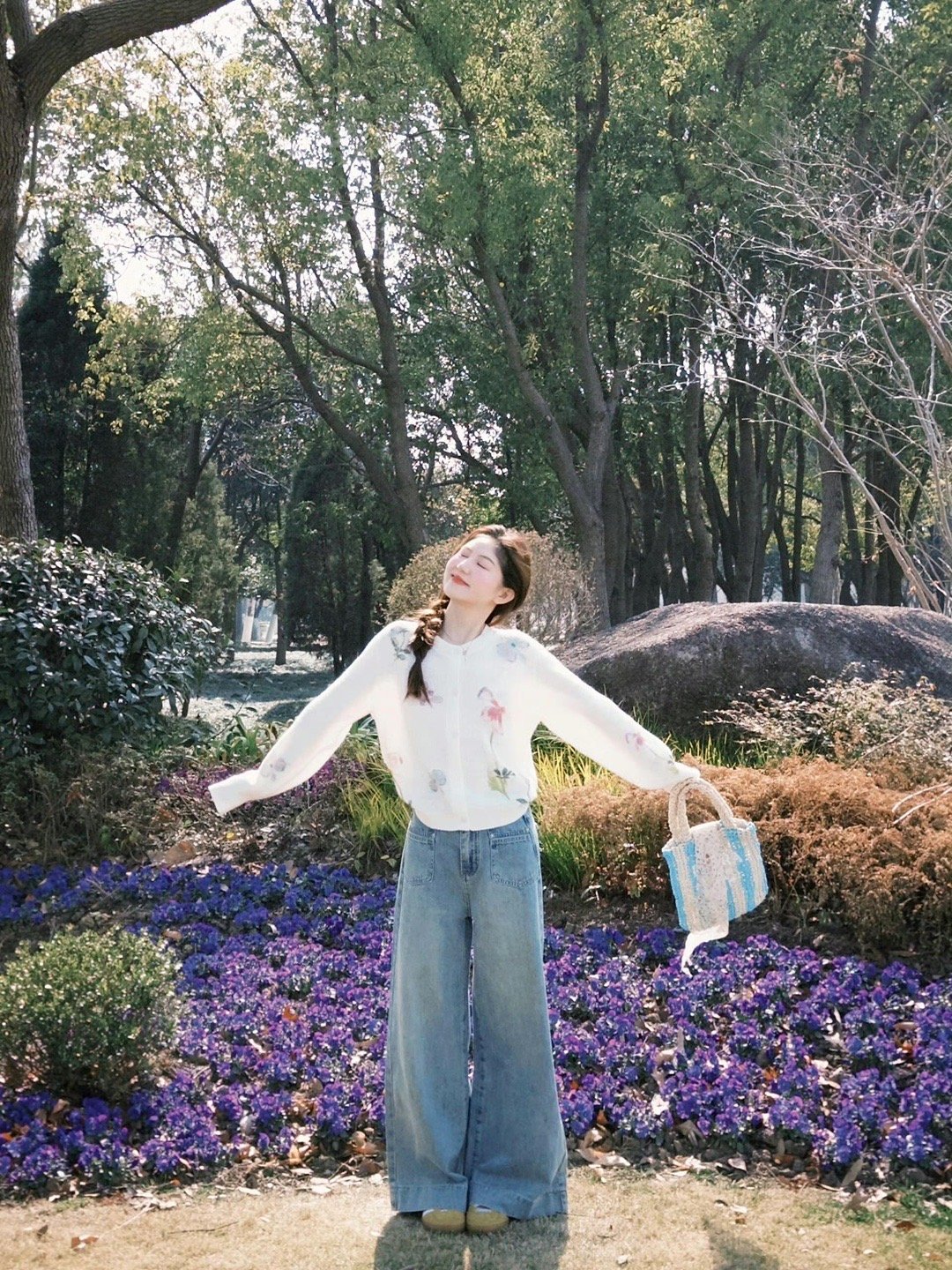 防止有人不知道拍全身照怎么摆动作 