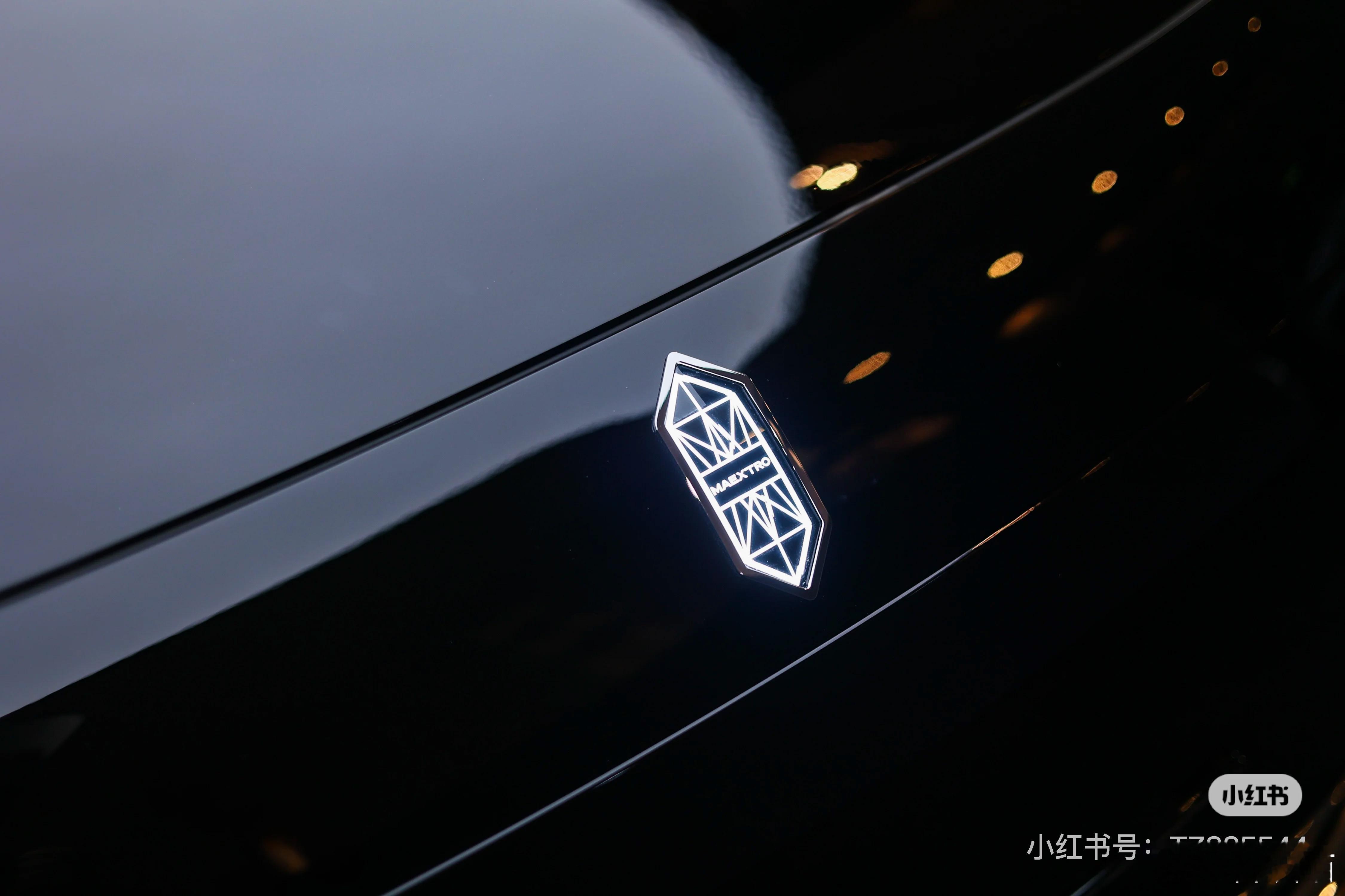 尊界S800车标和迈巴赫S级车标，哪个更有逼格呢？[哆啦A梦吃惊] ​​​
