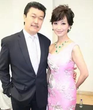 黄锦燊
赵雅芝
夫妻照