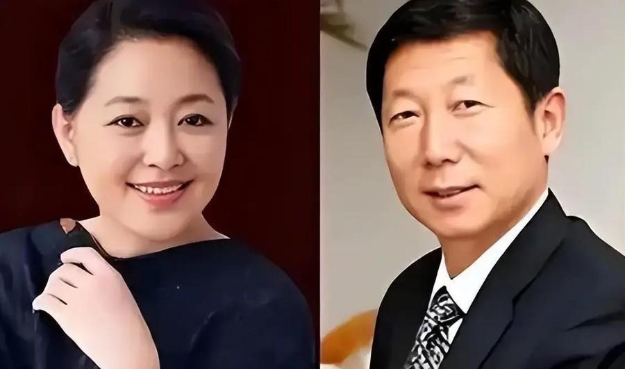 2026年4月，四川绵竹一场摄影讲座台下，有人盯着台上那个白发老头嘀咕：“这不是