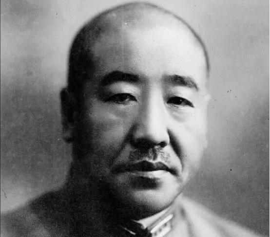 抗战胜利后，蒋介石邀请已经当了汉奸的庞炳勋前往南京担任要职，庞炳勋虽然知道自己不