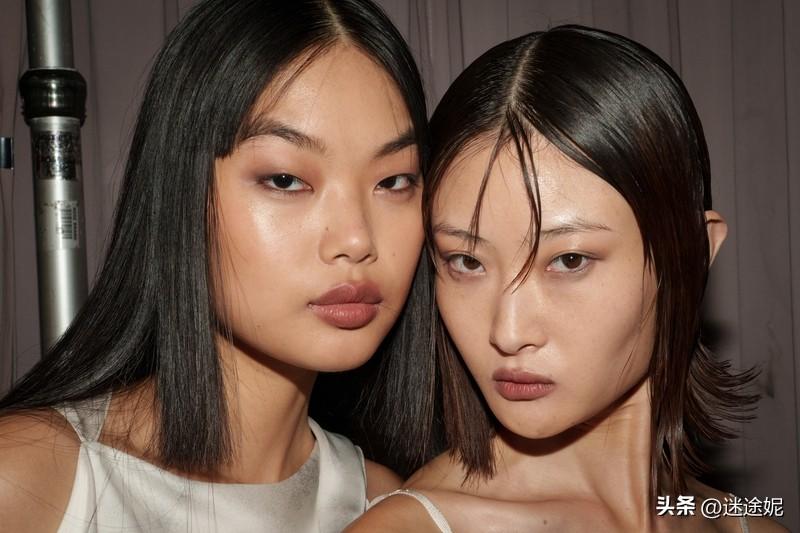 人的一生最大的财富是什么?
人生最大的财富不是金钱，
不是权力，
而是健康！
不