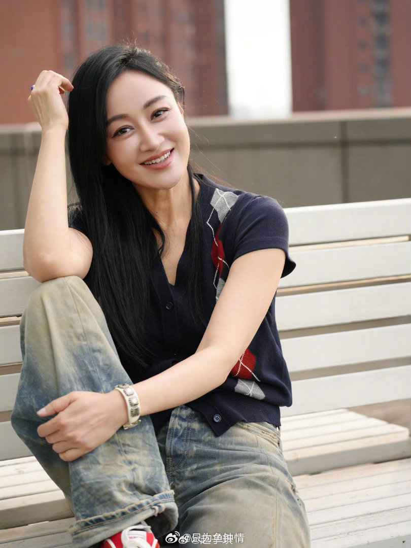 赵子琪把直播开成浪姐真心话了赵子琪说饭撒就是比各种耳朵 赵子琪的直播太下饭了！一