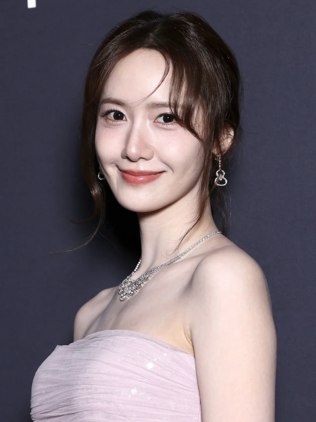 林允儿时隔两年再登戛纳，怼脸也无敌✨