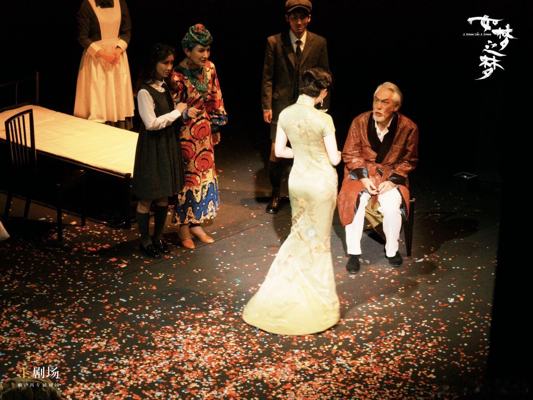 曼妙迎来了真正的主人倪妮 连简单的站立都充满韵味，走路时体态更是迷人。倪妮让曼妙