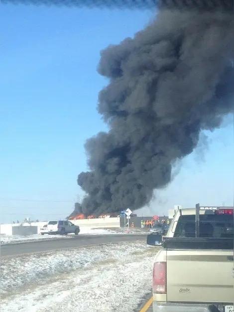 3月8日王部长“面前的世界乱象丛生，身后的祖国稳如泰山”一句话全网刷屏！
这几天