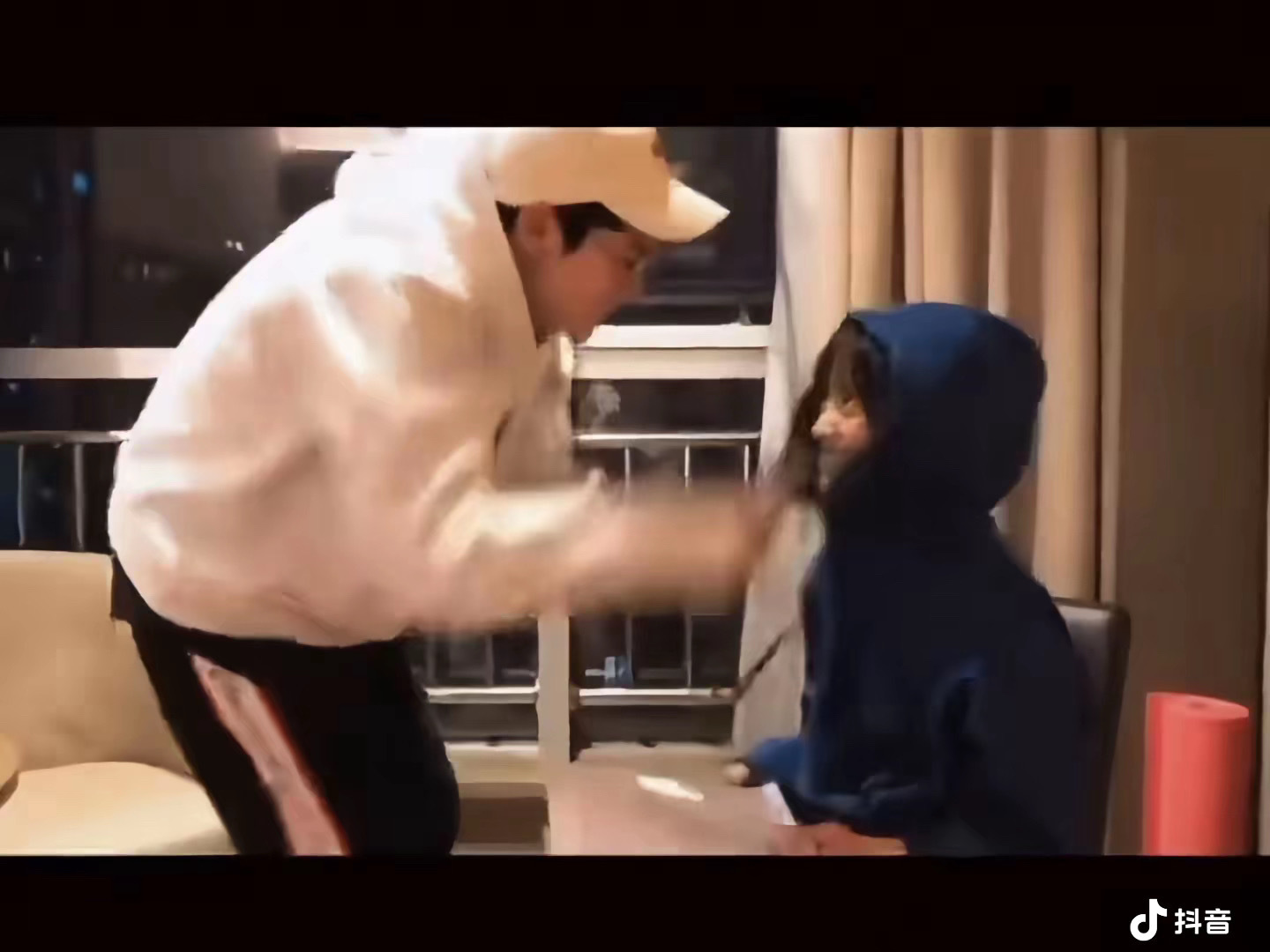 是是是，孕反了三个月的《分析了一天的不舒服》，宽以待己，严以待人！明明王鹤棣才是