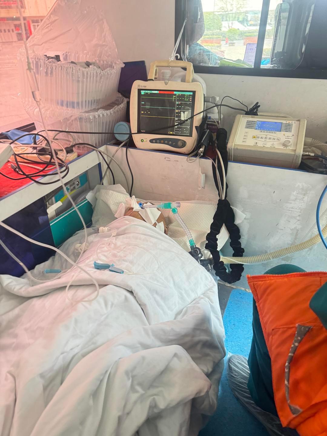 #医生回应男子抢救用100余支止血针#【#男子抢救7.5小时用100余支止血针#