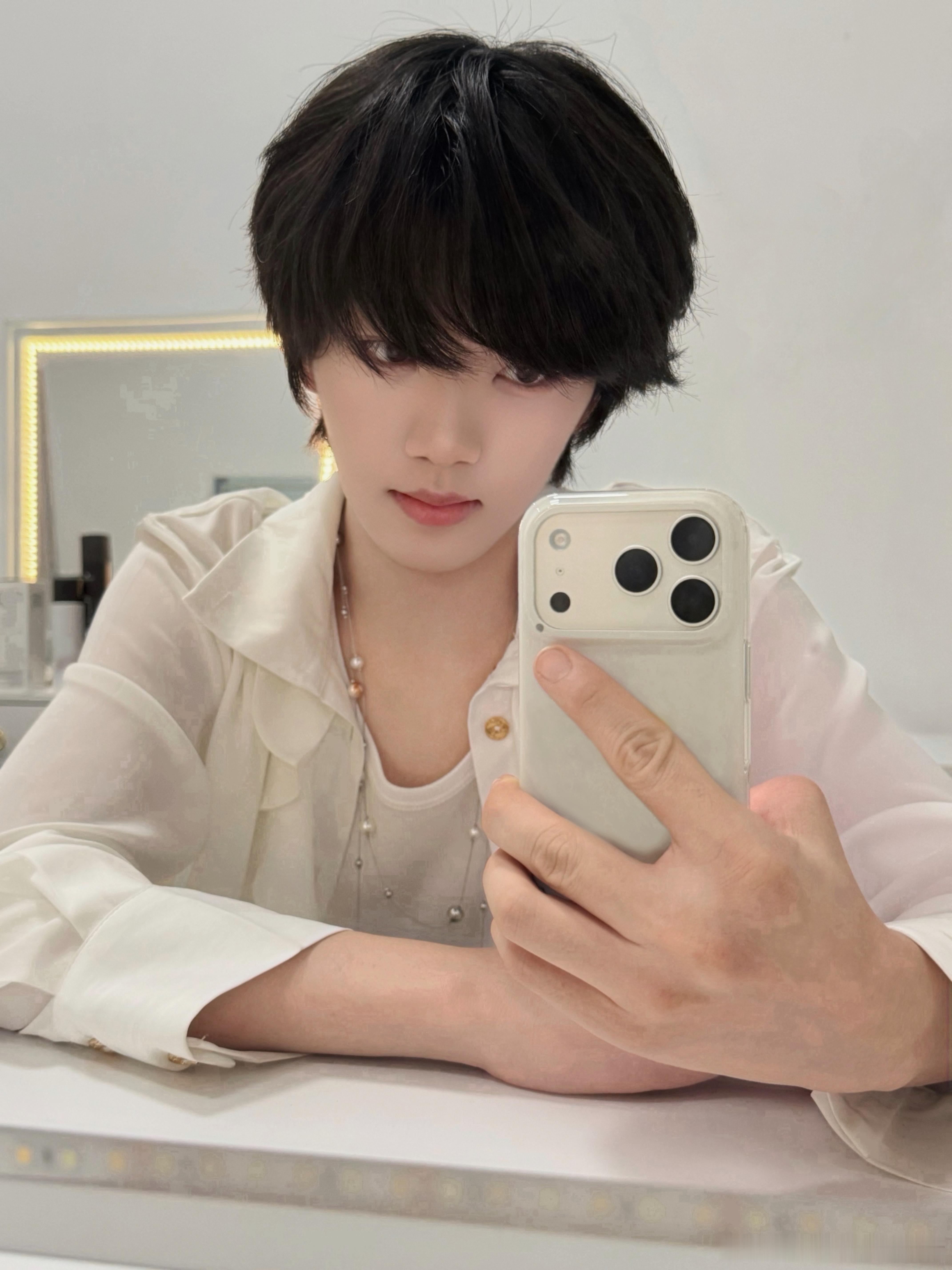 妹子 你的手有点大了吧 