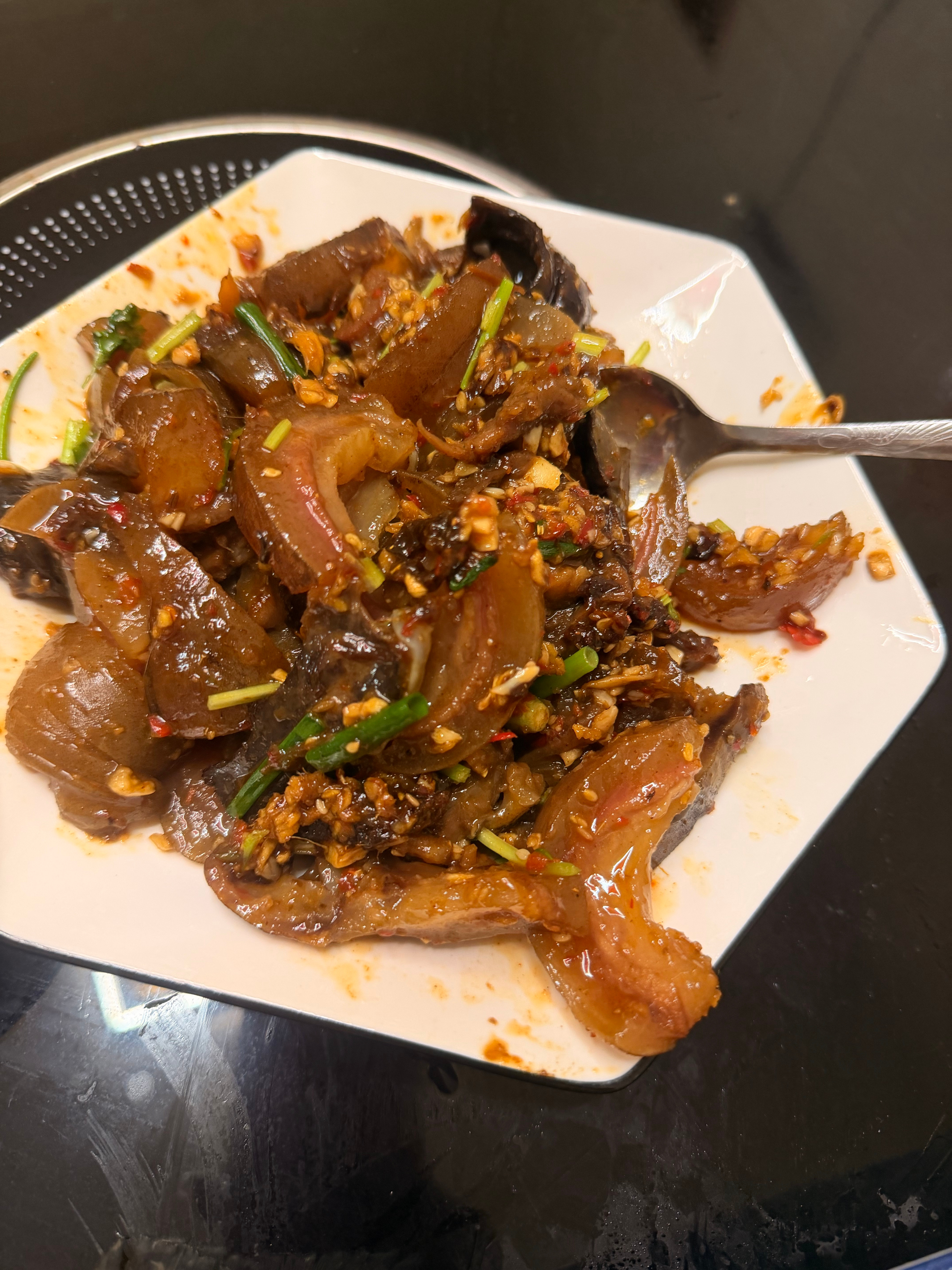 周末回家吃妈妈做的香喷喷的牛头肉
