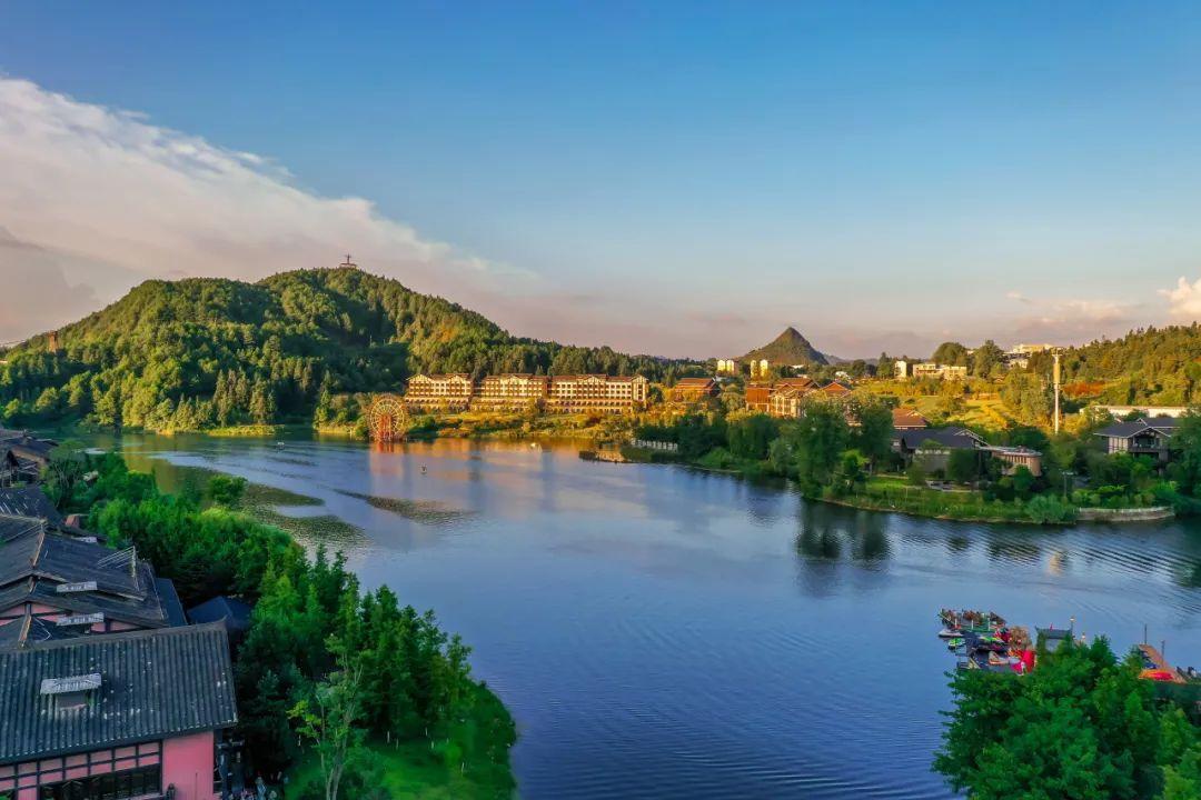 环球好物瞰世界贵州站将开启，用与众不同的体验式旅行向世界推介多彩贵州，让世界知晓