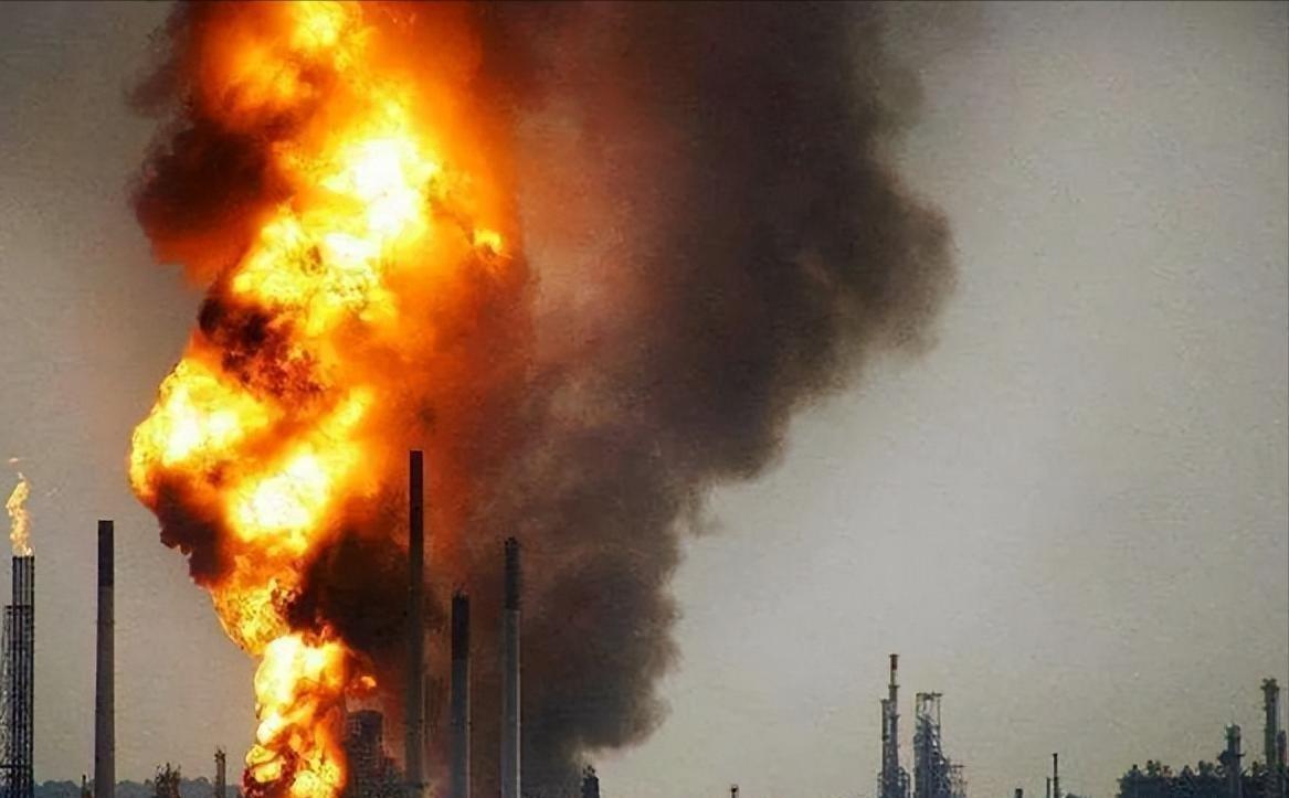 伊朗终究还是大意了！24小时不到，被打残的以色列竟满血复活。
 
咱们先说说之前