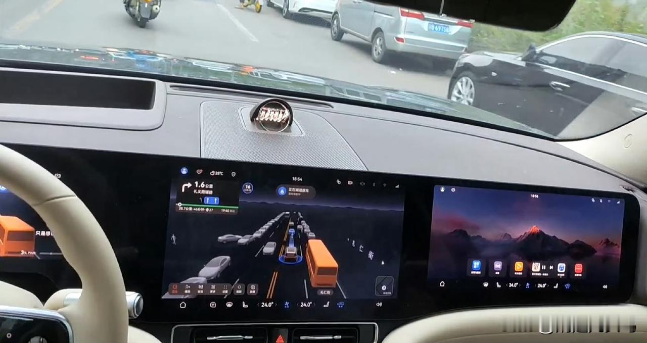 解锁未来出行，是时候体验问界M9的智慧豪华了！

要说今年50万以上豪华车市场的