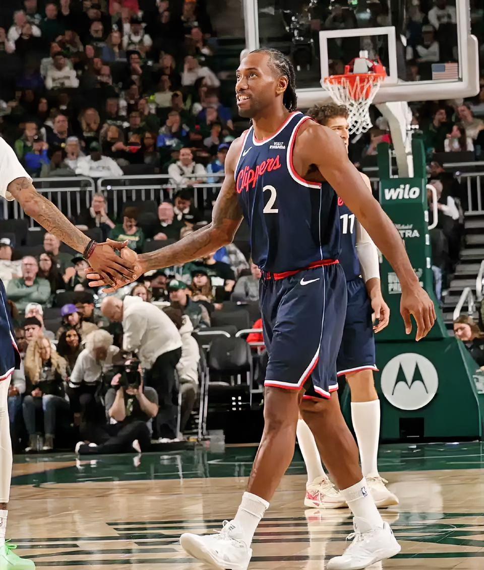 快船127-113力克雄鹿，这四位球员要记大功！
1. 科林斯：本场复出，状态极