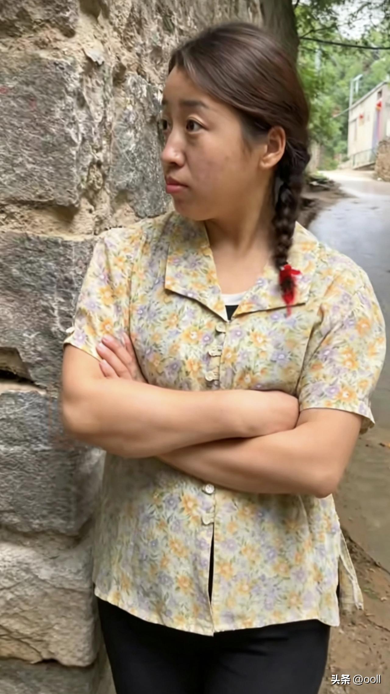 小婷婷这是要火🔥的节奏啊！

在农哥的短视频中，小婷婷塑造的“小辣椒”形象栩栩