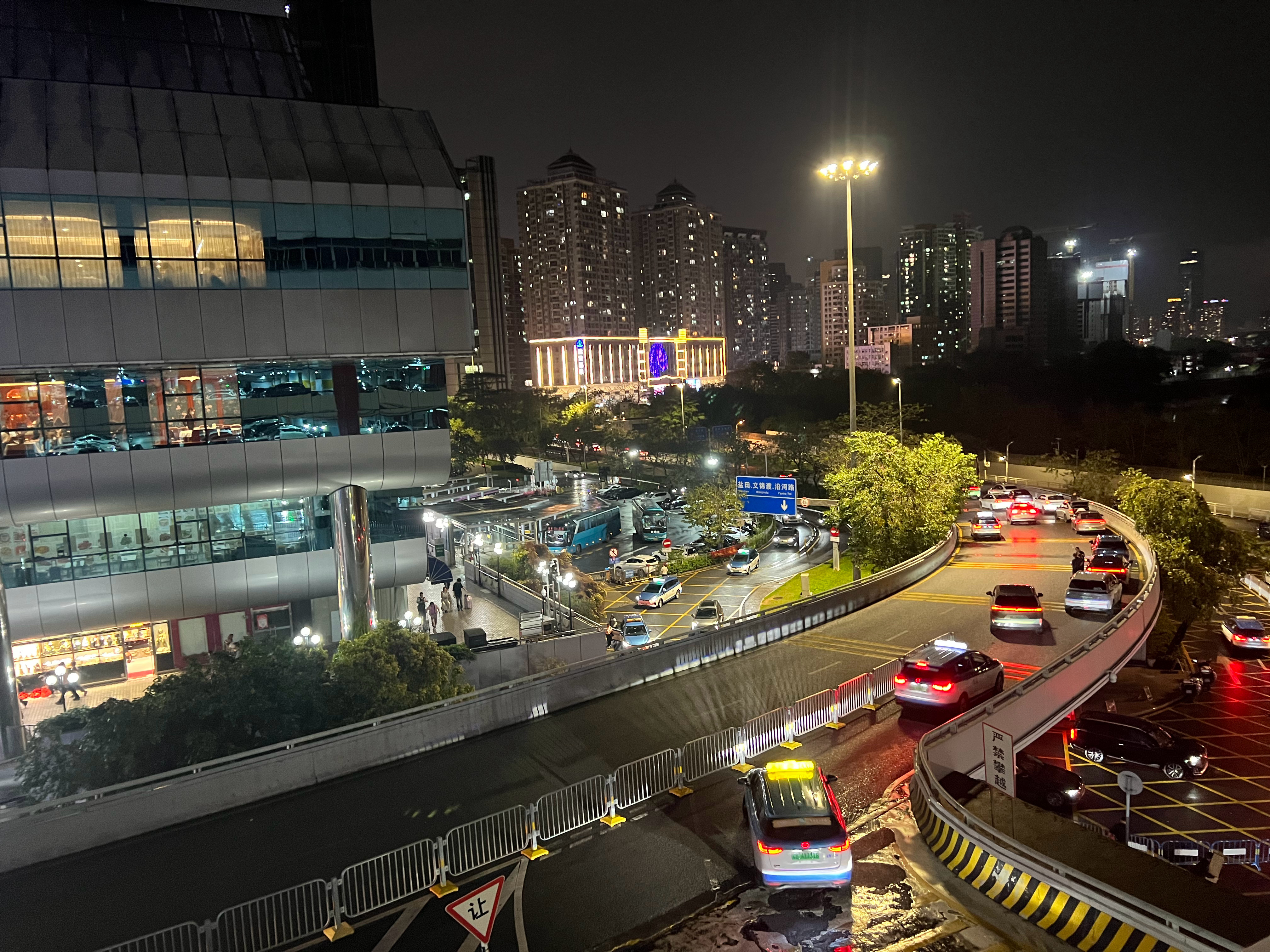 生活中并非都是繁花似锦，所有的好，都是来自内心的知足和眼中的热爱。 
