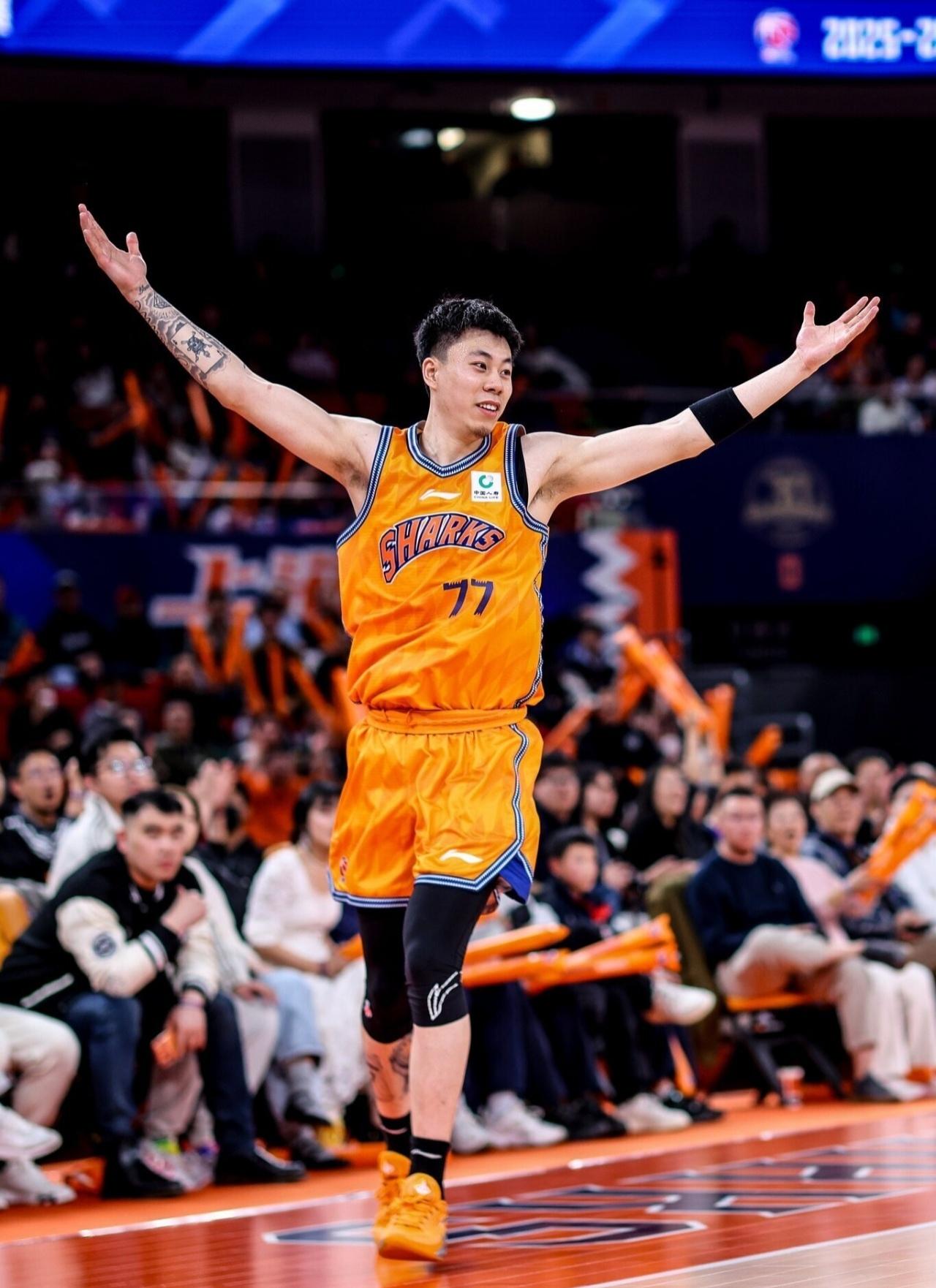 中国男篮的锋线答案——张镇麟！总决赛孤独求败呀！
    CBA总决赛已经没有悬