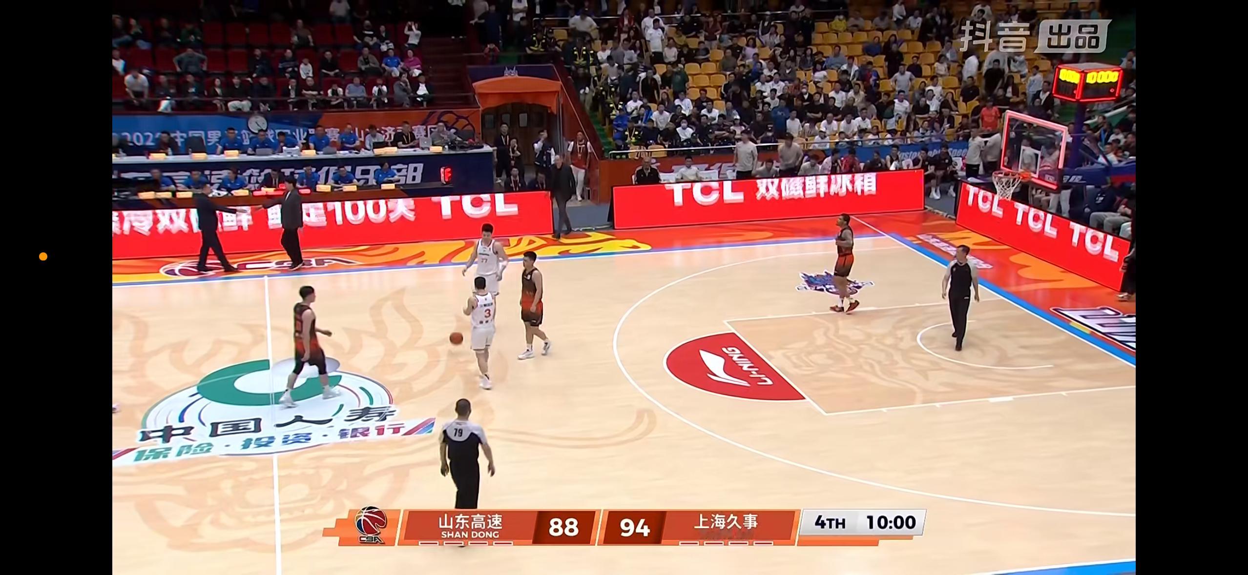 上海男篮常规赛23连胜完美收官！追平2001-2002夺冠赛季连胜场次纪录！上海