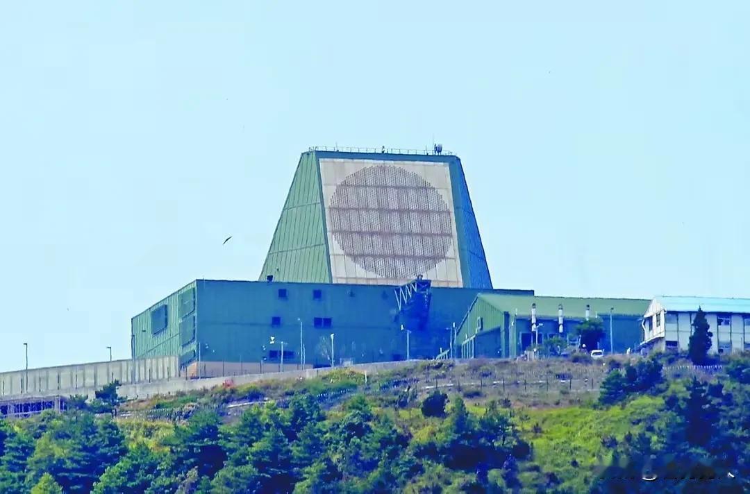 从以色列密集的导弹、火箭弹拦截系统，看我国台湾地区的防空力量。目前，台湾装备有6