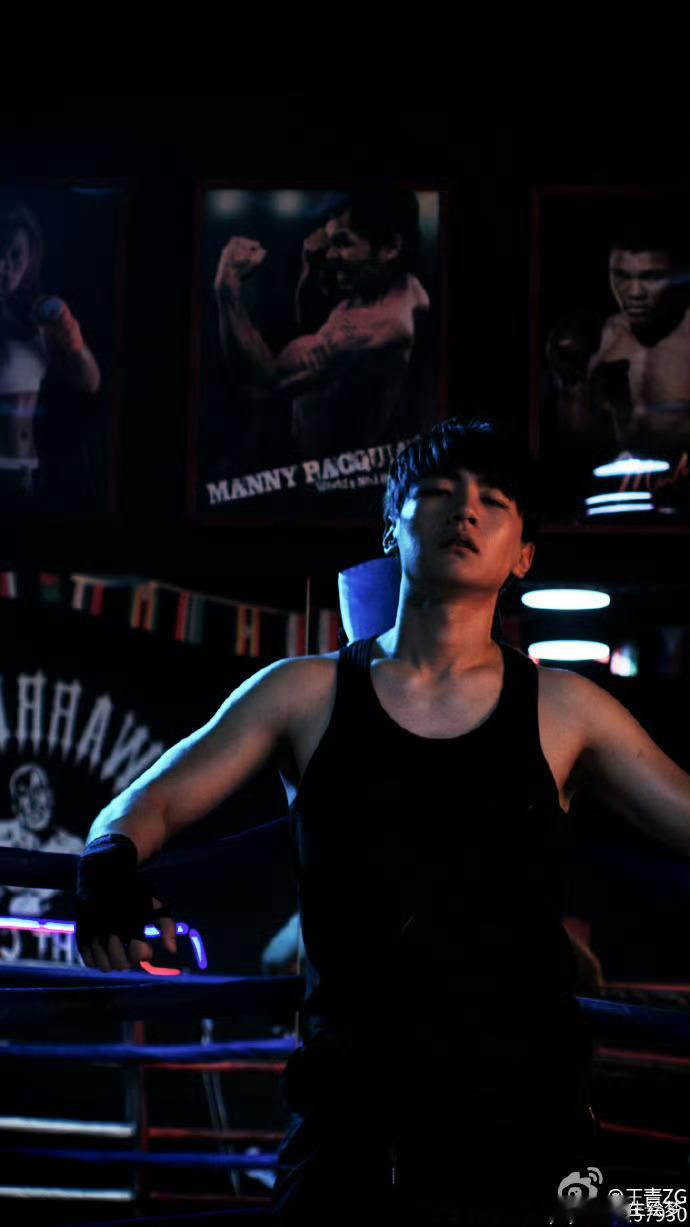 爱王青一世,陪王青到老 王青 今天都周五了，青宝还不出来玩嘛姐姐想你想的多吃了两