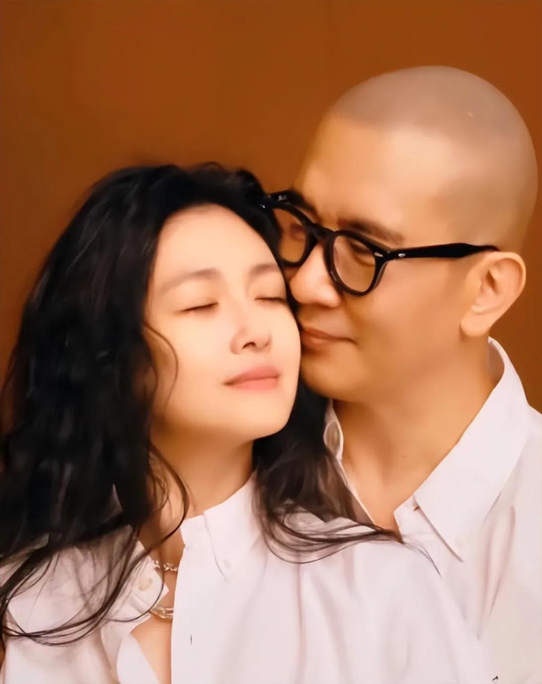 大s去世后，具俊晔还是没走出悲伤，每天去大s的墓地陪着她，原因不在于具俊晔的深情