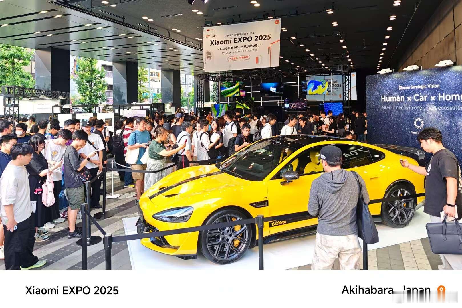 挖孔小米SU7 Ultra东京秋叶原展示中，在附近的朋友可以去看看啊。 ​​​
