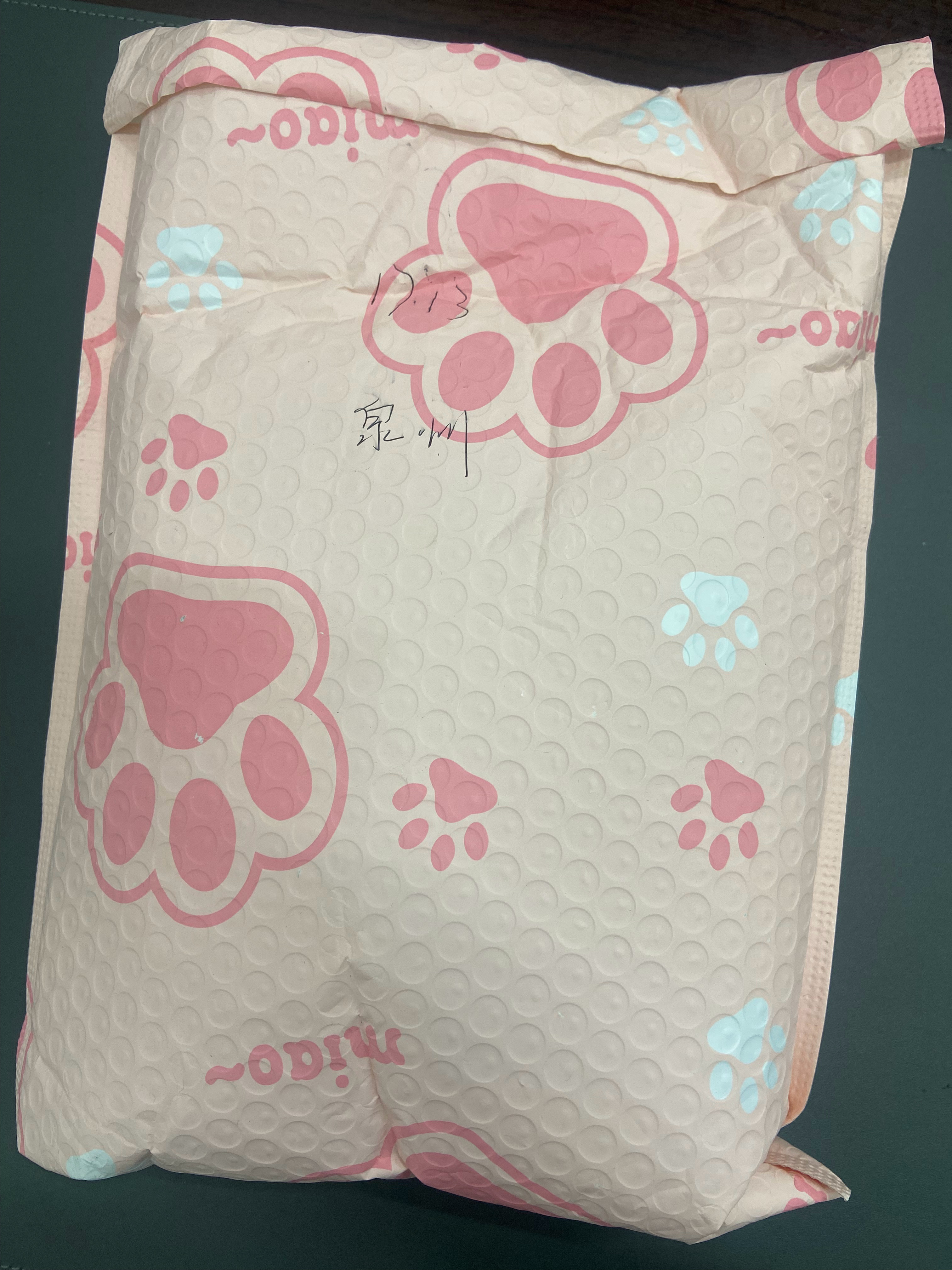 一大早就收到沉甸甸的投喂～章子太喜欢了 感恩的心🫶🏻 