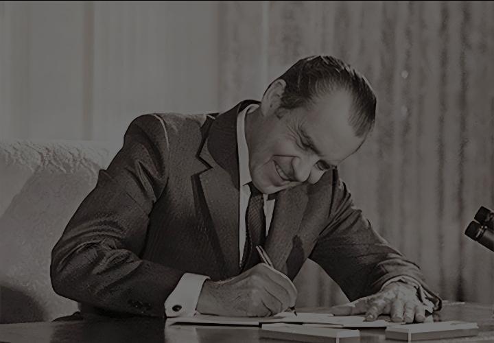 惊天历史揭秘！尼克松曾支持中国攻打印度。
为扩大印巴冲突，尼克松为拖中国下水，曾