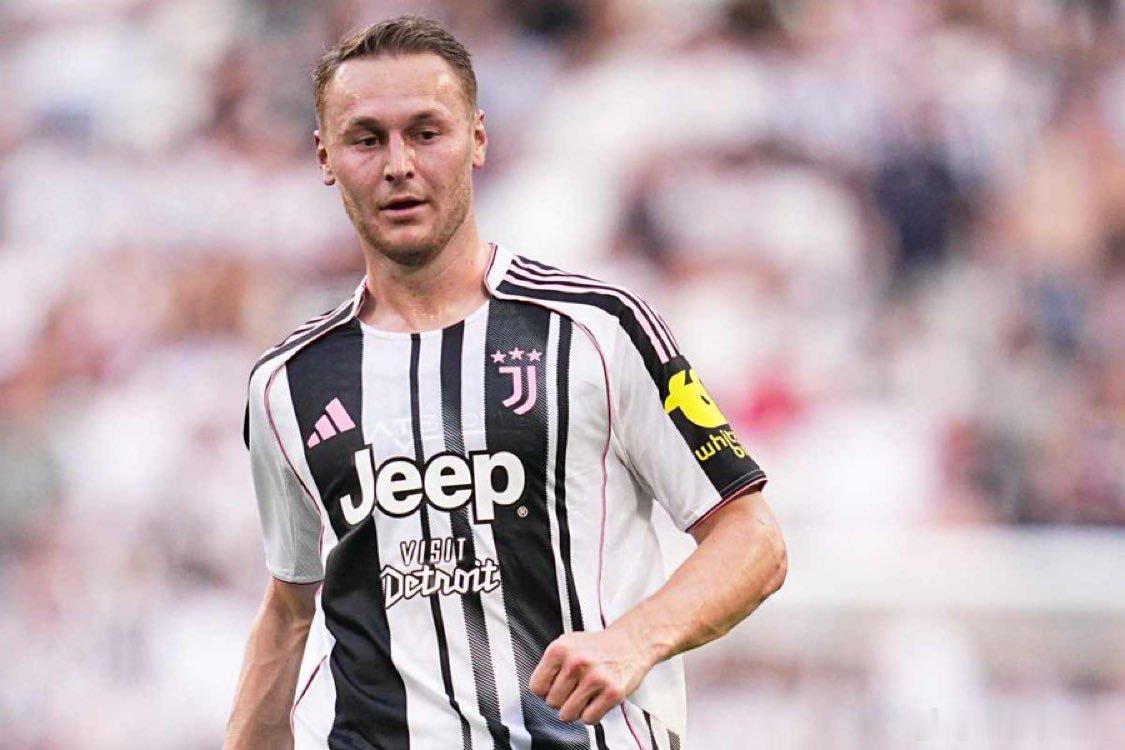 米兰体育报：加上今天晚上的比赛，库普梅纳斯将连续第六场首发，斯帕莱蒂完全信任这位