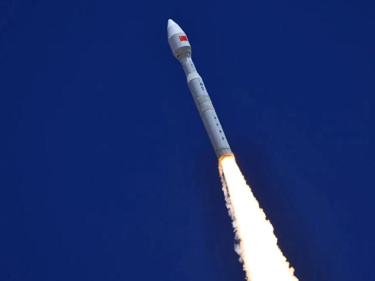祝贺！一箭八星圆满成功！
 6月15日11时44分，东风商业航天创新试验区，我国