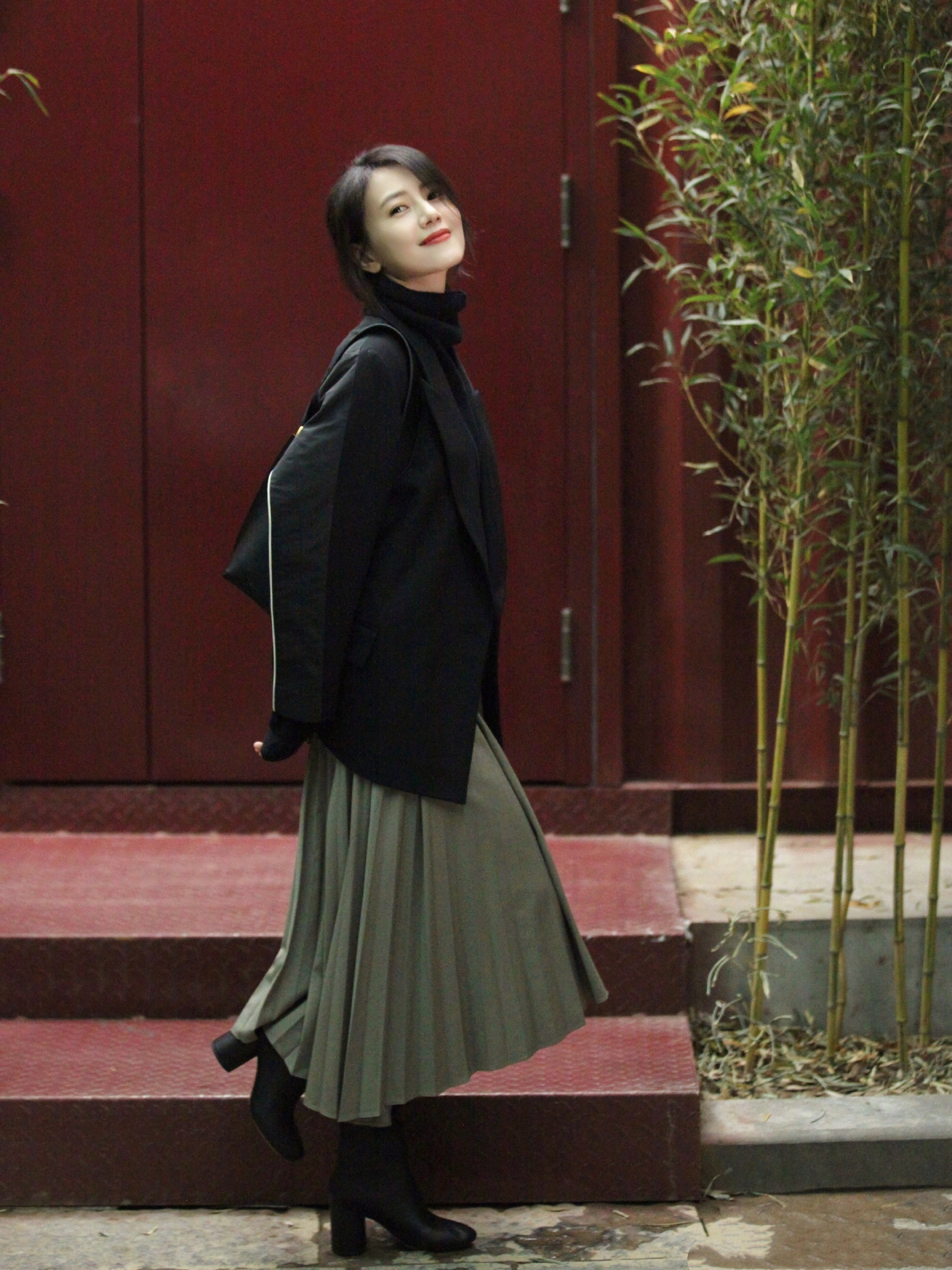 刷到好多人说“这辈子攒不到100万”，瞬间狠狠共情了！高圆圆 谁懂啊，咱们普通人