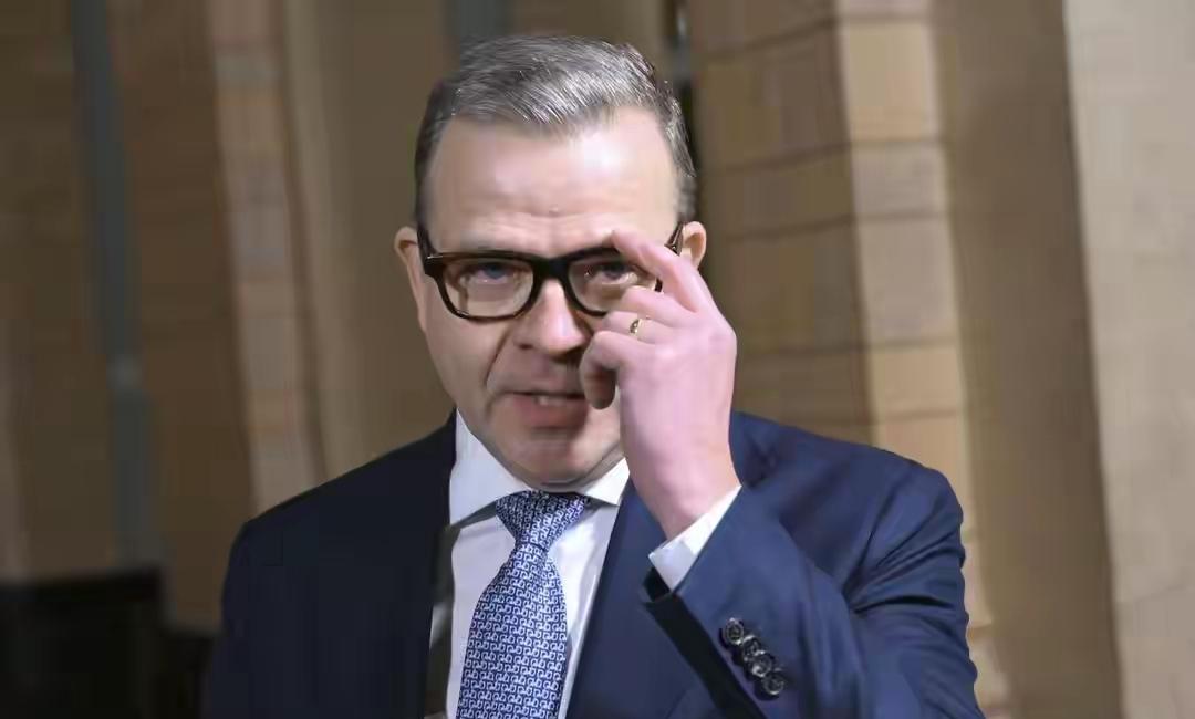 芬兰总理来了，英国首相明天来，欧洲人心态崩了？还是两边下注？