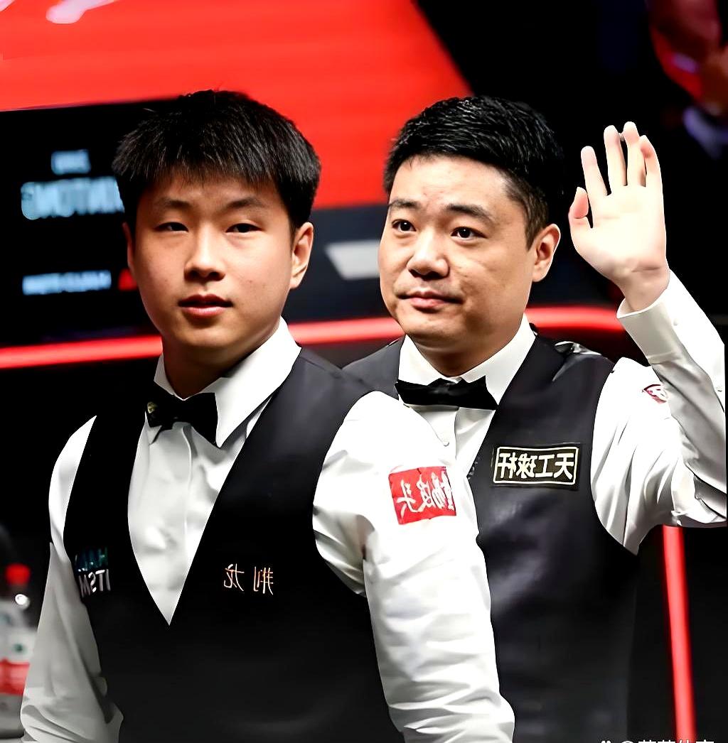 世锦赛临近，大家都在关心两个问题。
1，赵心童能卫冕冠军吗？
2，丁俊晖会不会一