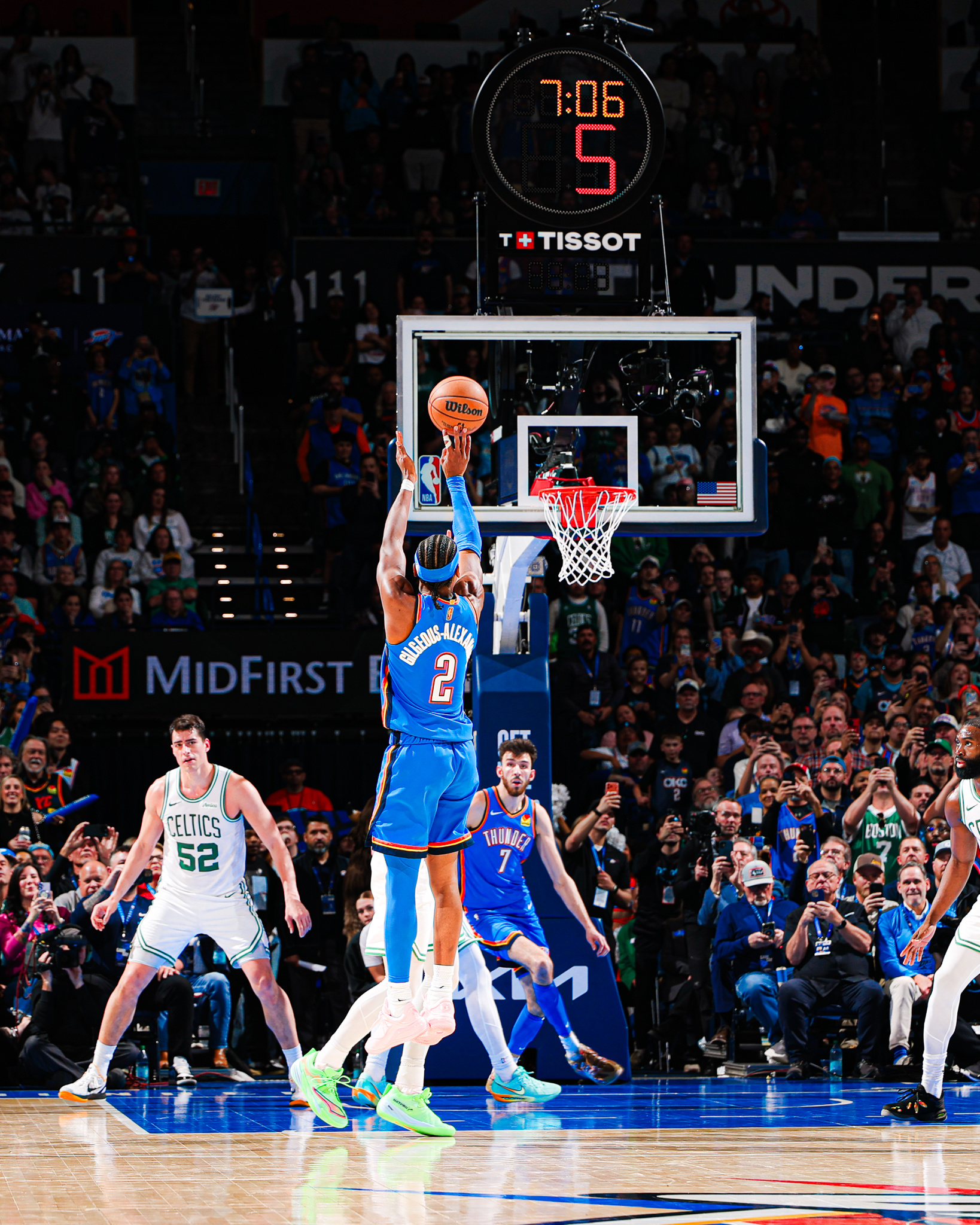 晚安大伙，晚安雷霆雷霆战胜凯尔特人亚历山大打破张伯伦连续得分超20纪录