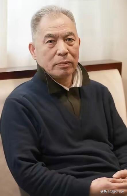 著名作家梁晓声的小姨20多岁时，未婚怀孕，誓死不说孩子的父亲是谁，最后被开除，生