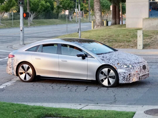 2026 Mercedes 奔驰EQS 谍照