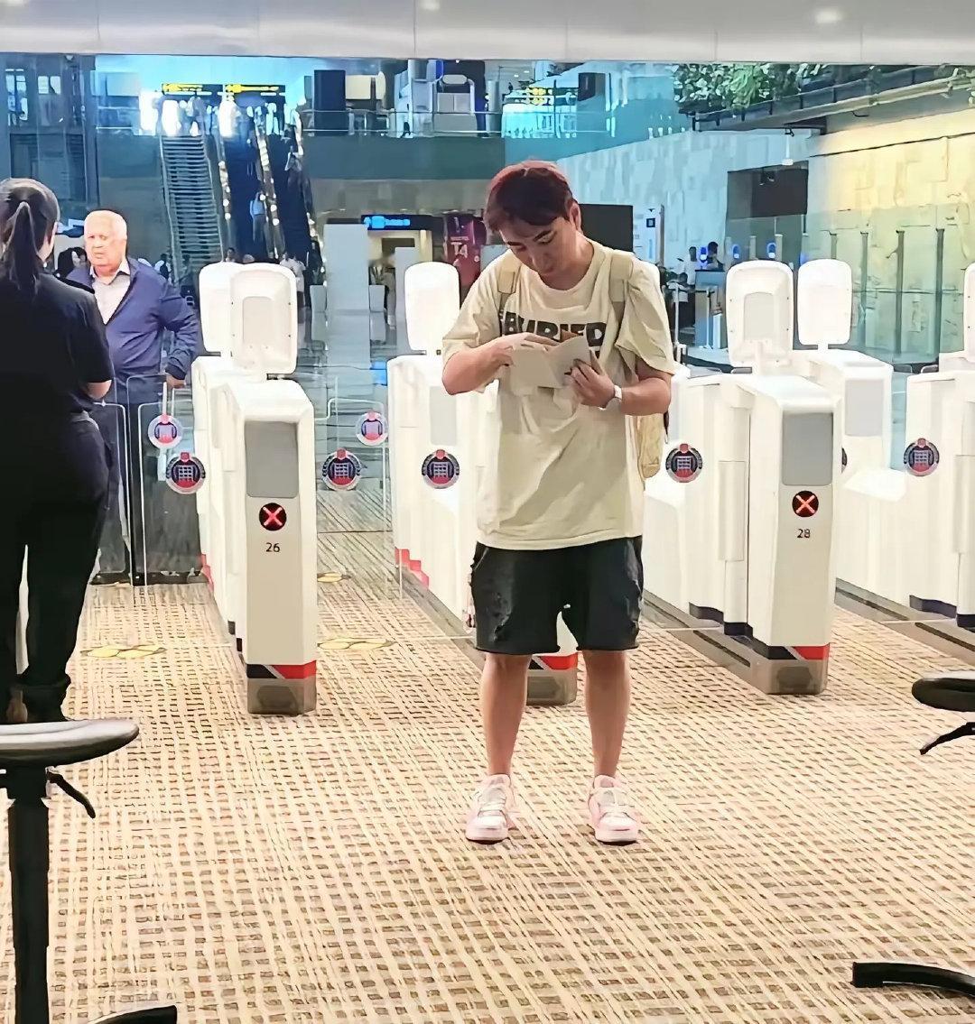 宗馥莉应该是这个世界上最羡慕王思聪的人了，不是羡慕他们家更有钱，也不是羡慕王思聪