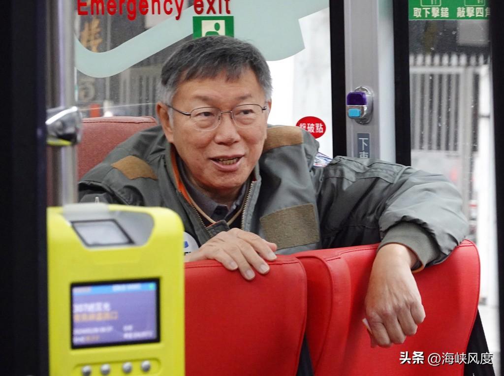 搭公车巧遇柯P！ 陈玉珍急上车拉票：请做正确决定
龙头投票在即，民众党主席柯文哲