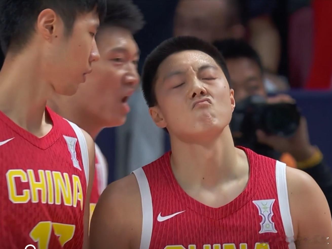 哼中国男篮vs澳大利亚男篮 ​​​