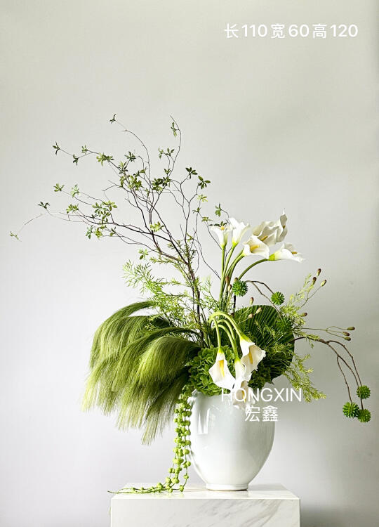 白瓷瓶里的绿野仙踪 | 花艺新作