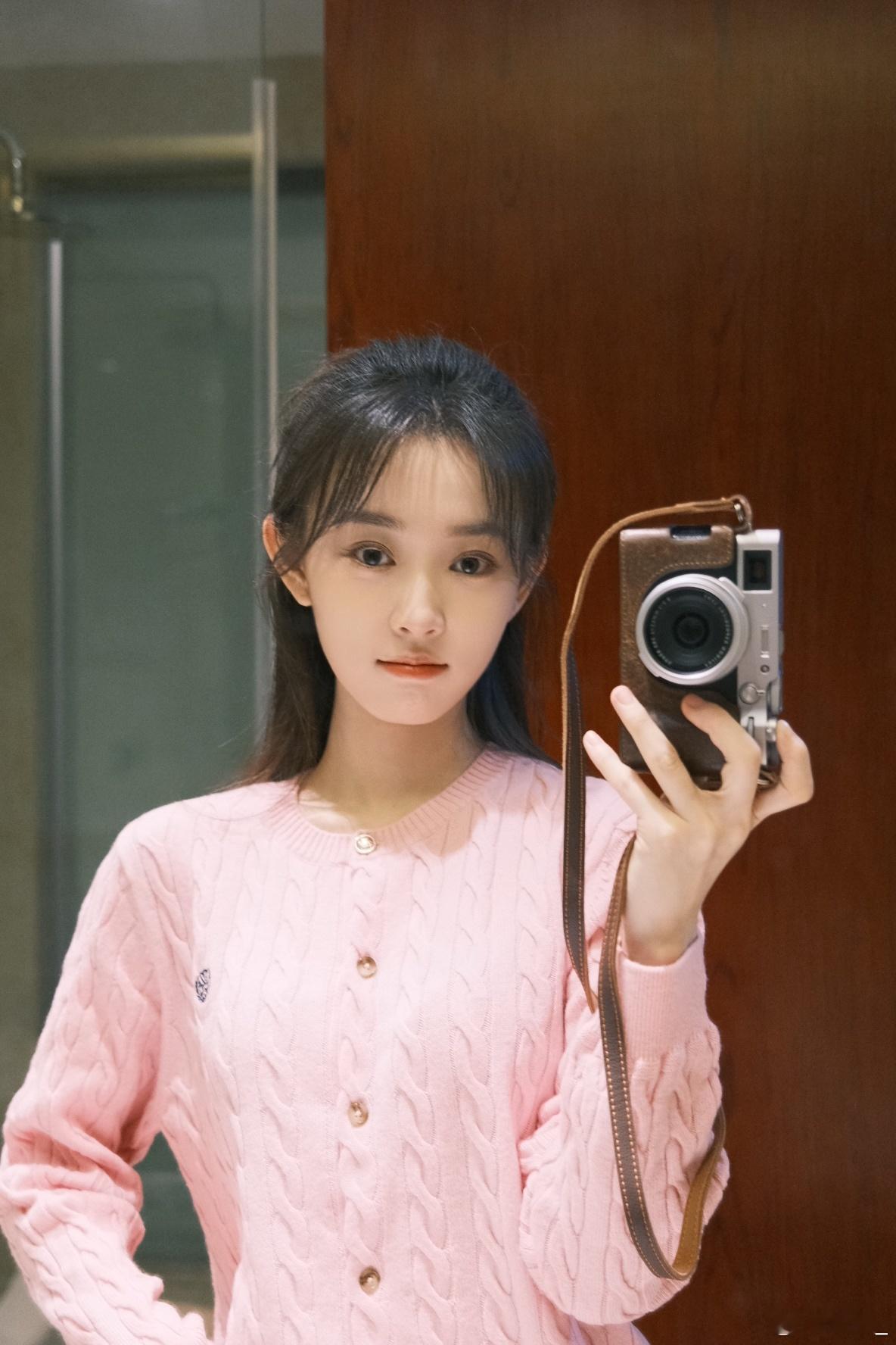 骄阳似我全员18宫格告别骄阳 守护太阳的同时，也被太阳所治愈，万羽华告别打卡☀️