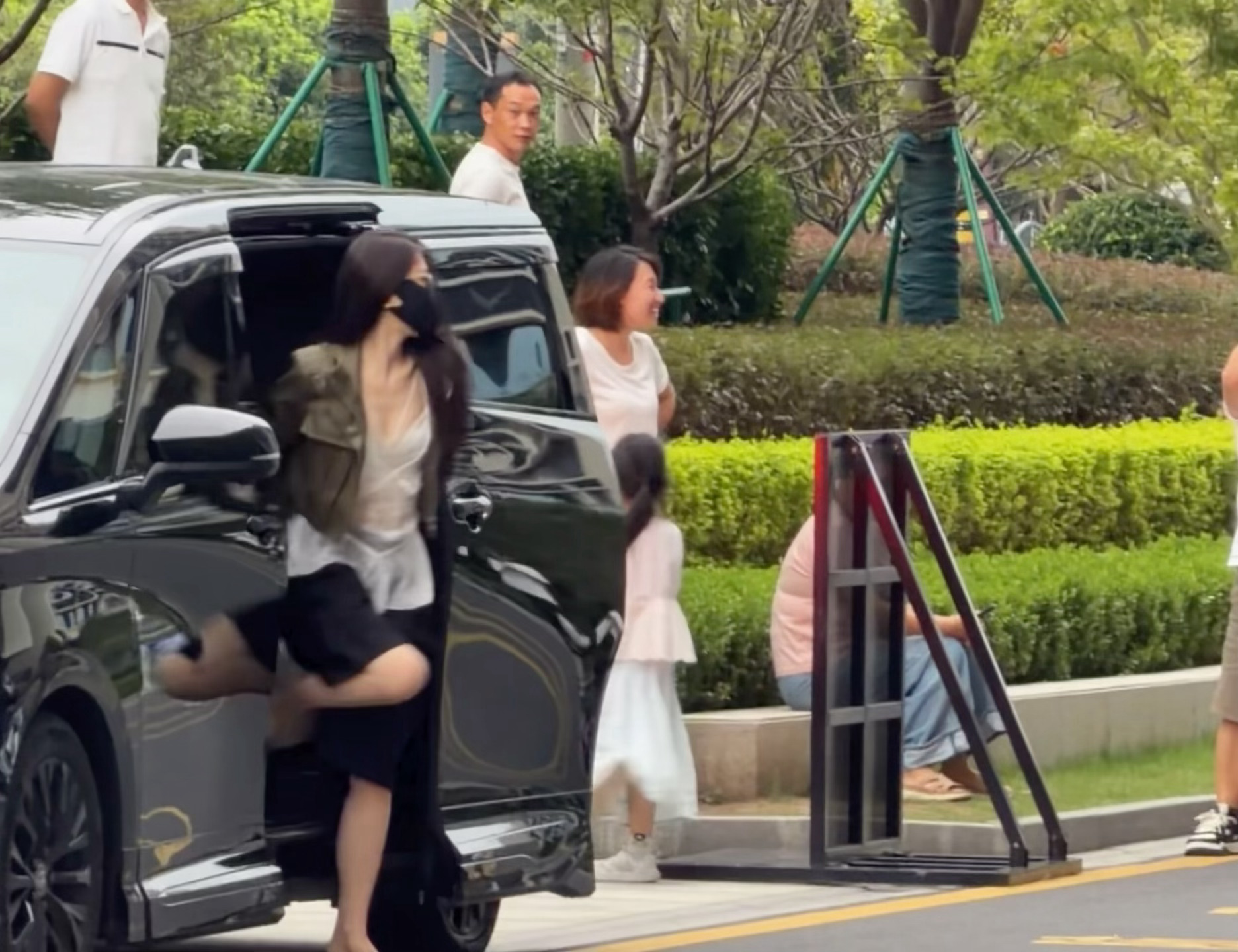 欧尼优雅下车[舔屏] ​​​