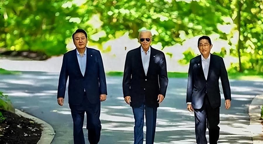 美国一言九鼎

美国国务卿安东尼·布林肯在本月15日的新闻发布会上公开表明，
“